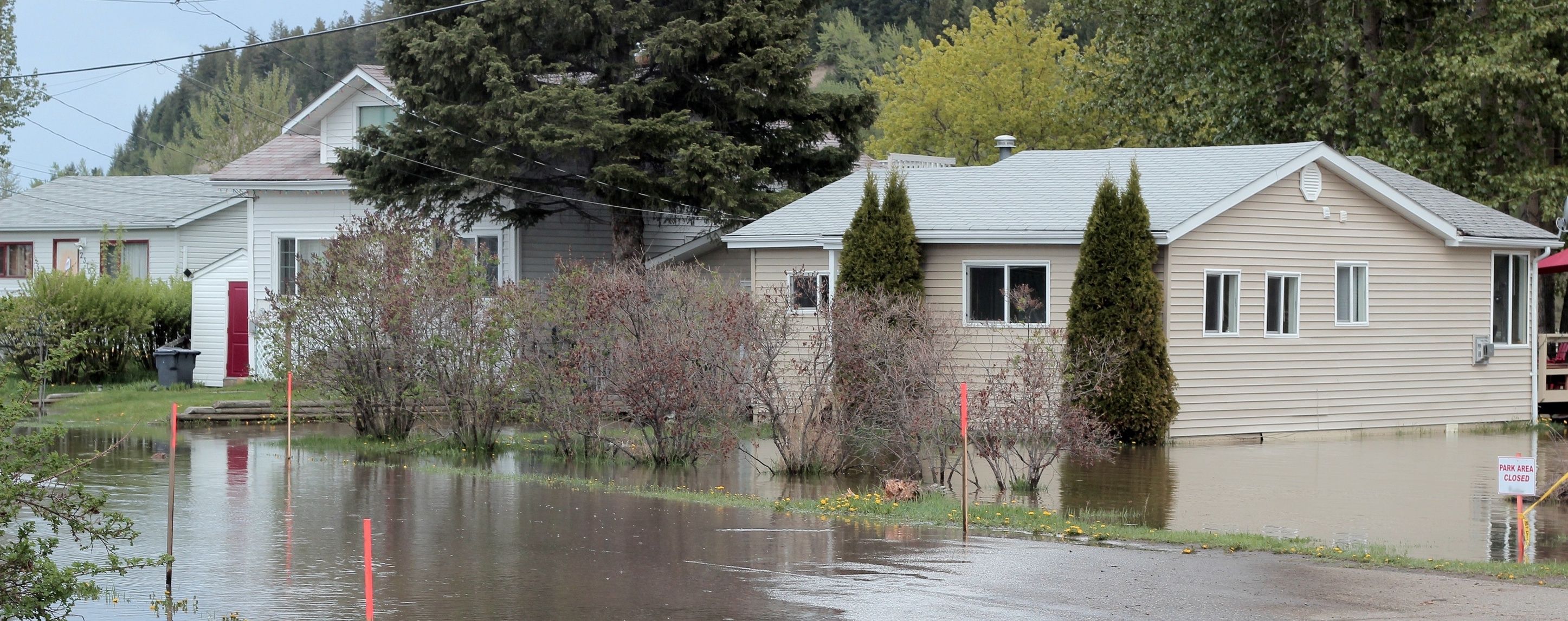 (featured)encapsulating after flooding (stock photo).jpg